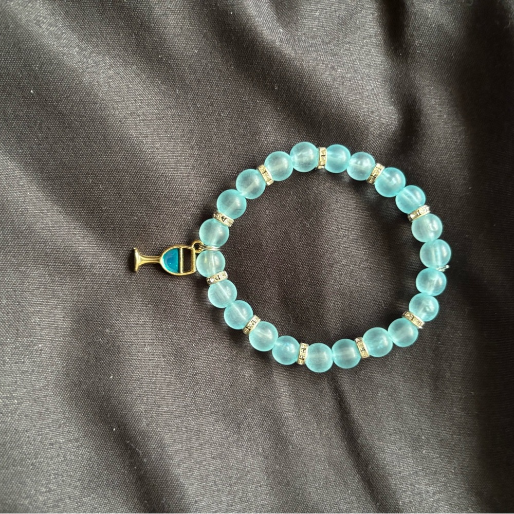 Elegant Blue Beaded Bracelet with Gold Accents